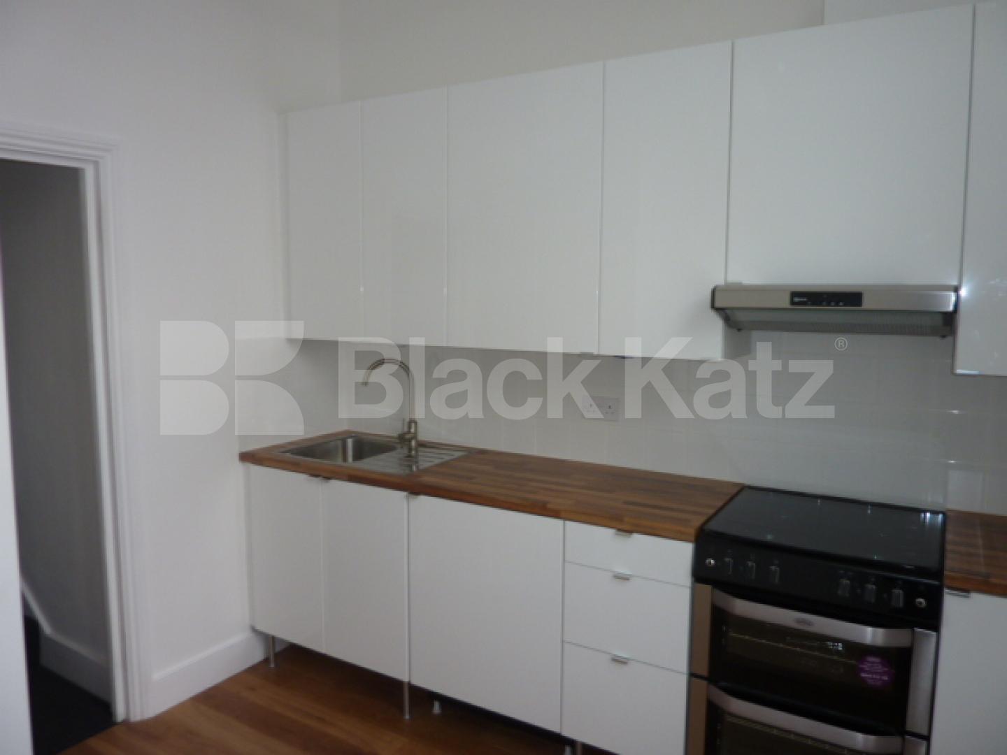 			Must See!!, 2 Bedroom, 1 bath, 1 reception Flat			 Goldney Road, Maida Vale